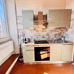 Fast Re Apartment